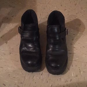 Skechers oil resistant boots